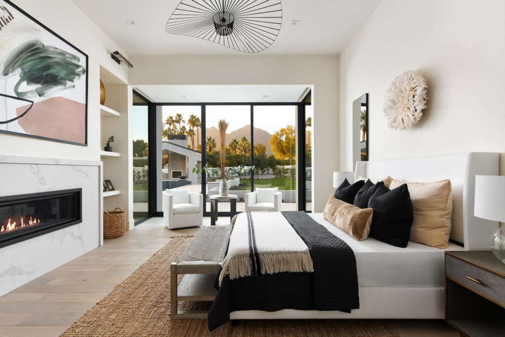 Stunning Marble Slabs Set the Tone in This Contemporary Arizona Home ...