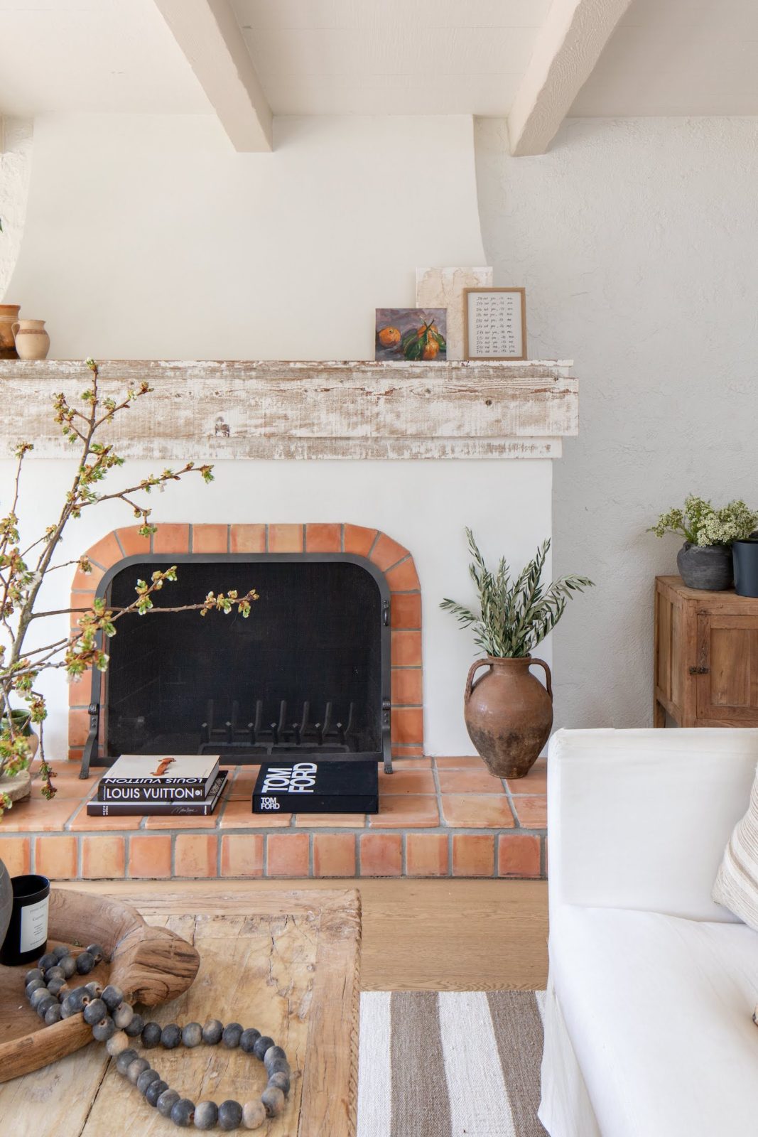 Terracotta Tiles Add a Splash of Spanish Charm to This Cozy Living Room ...