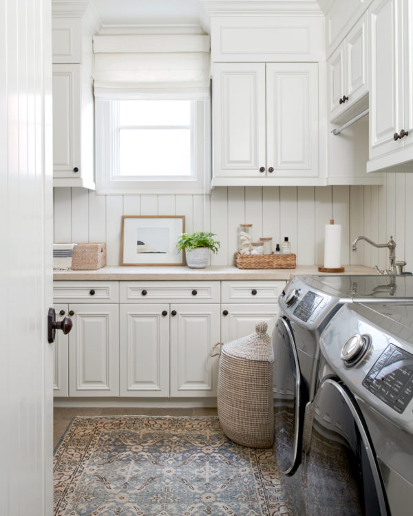 A Classic White Kitchen Graces This Timeless Manhattan Beach Home · Haven