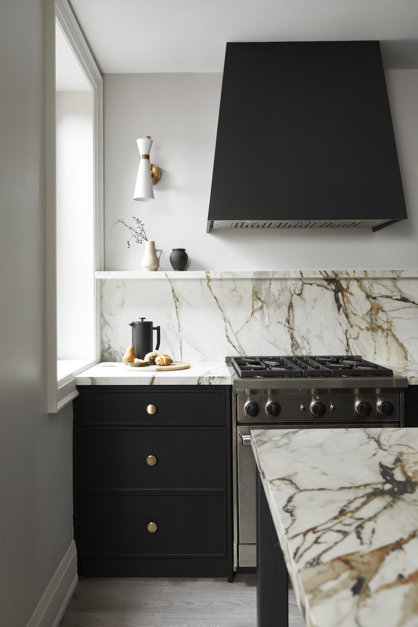 This Contemporary Kitchen Is Oh So Swoon Worthy · Haven