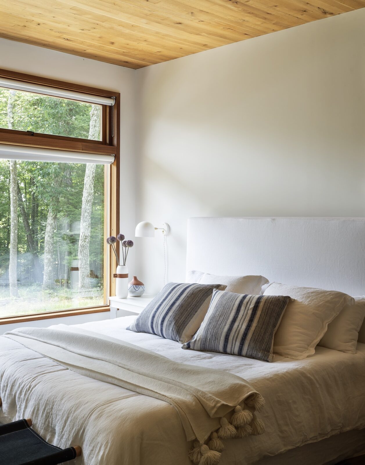 Rustic Camp Meets Modernist Barn in This Sustainable Vacation Retreat ...