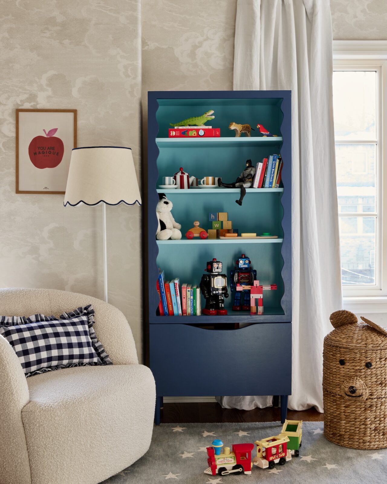 Modern Minimalism Meets English Charm in a Seamless Designer ...